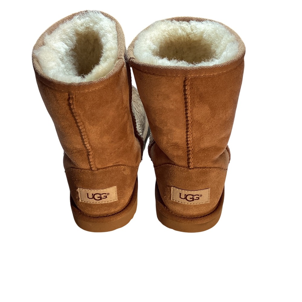 UGG Classic II Short Boot Kids Size 4 Chestnut Suede Winter Cozy Shearling Warm - Picture 2 of 8